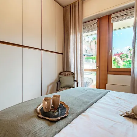 Garden View - By My In Apartment